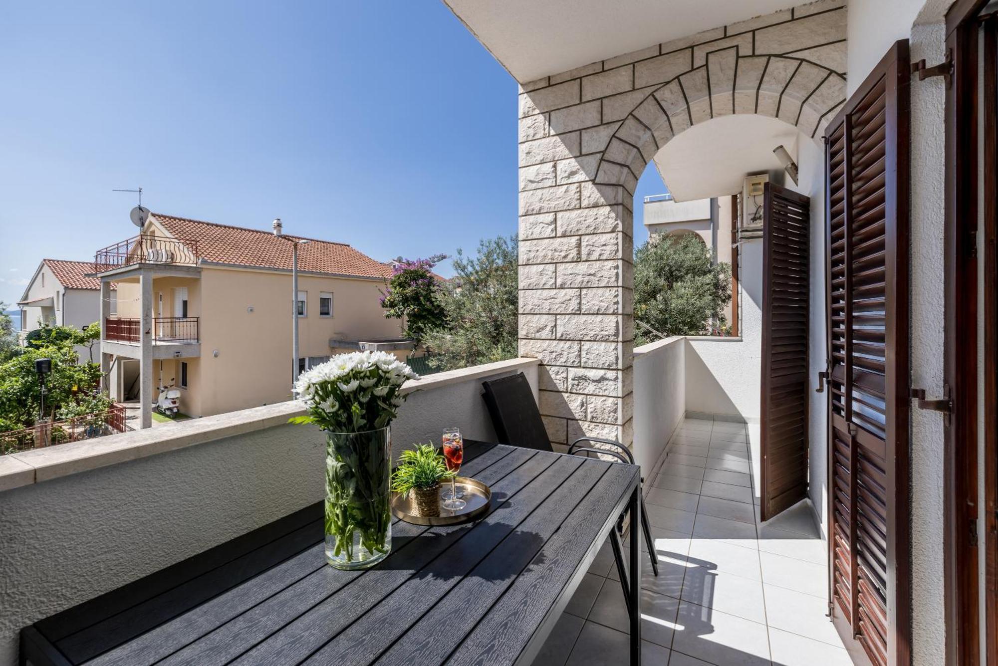 Holiday Home Krishto Trogir Exterior photo
