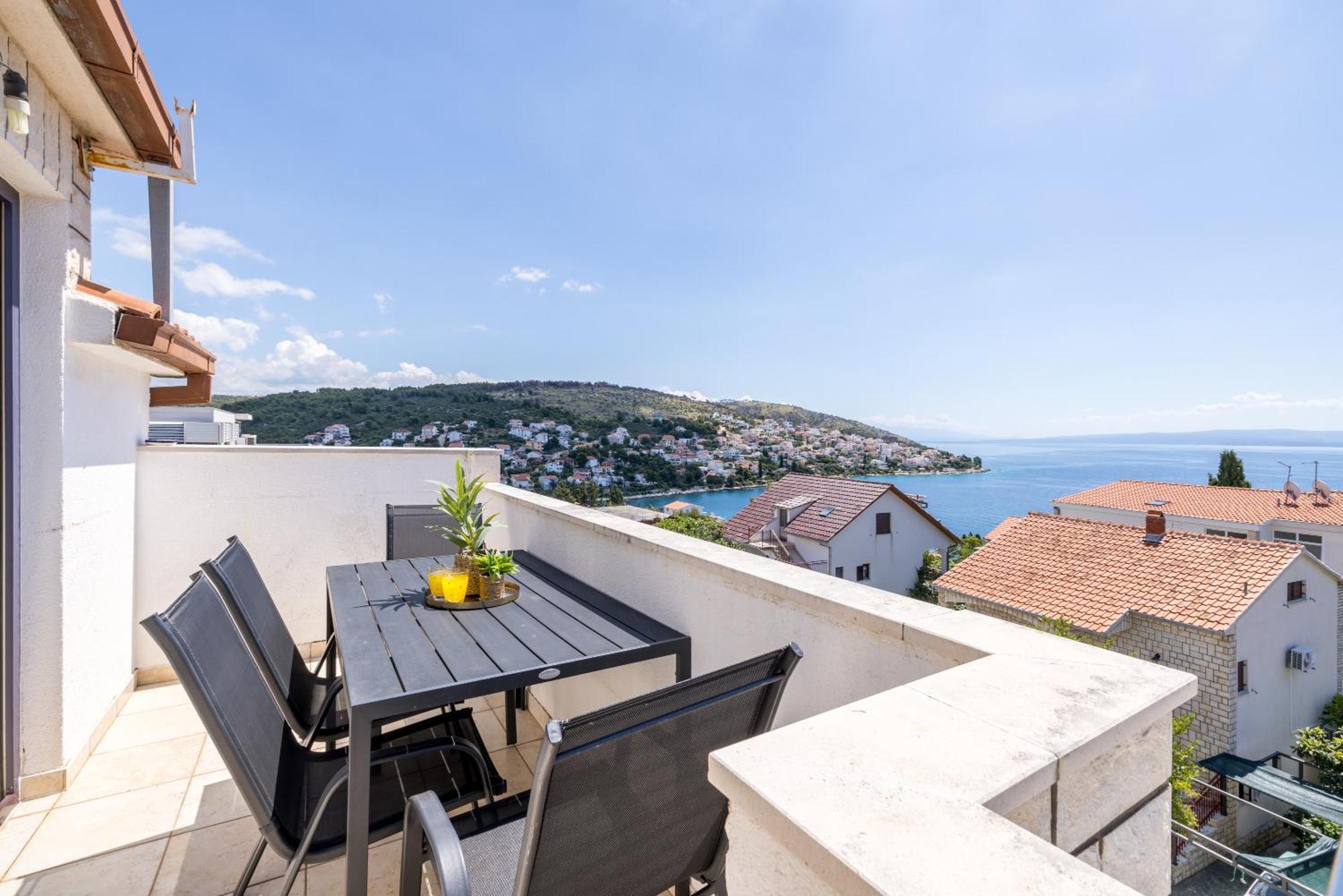 Holiday Home Krishto Trogir Exterior photo